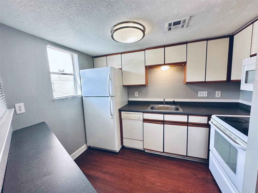 2500 Burleson Rd - Photo 6