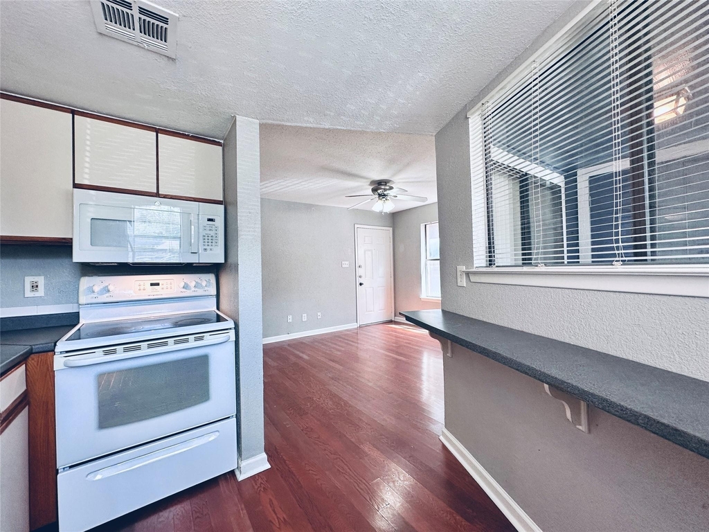 2500 Burleson Rd - Photo 11