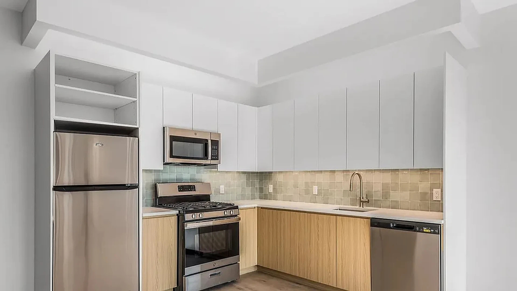 58 Vanderbilt Ave - Photo 10