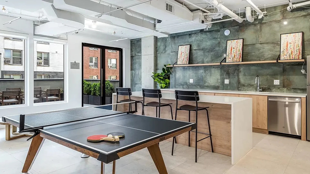58 Vanderbilt Ave - Photo 2