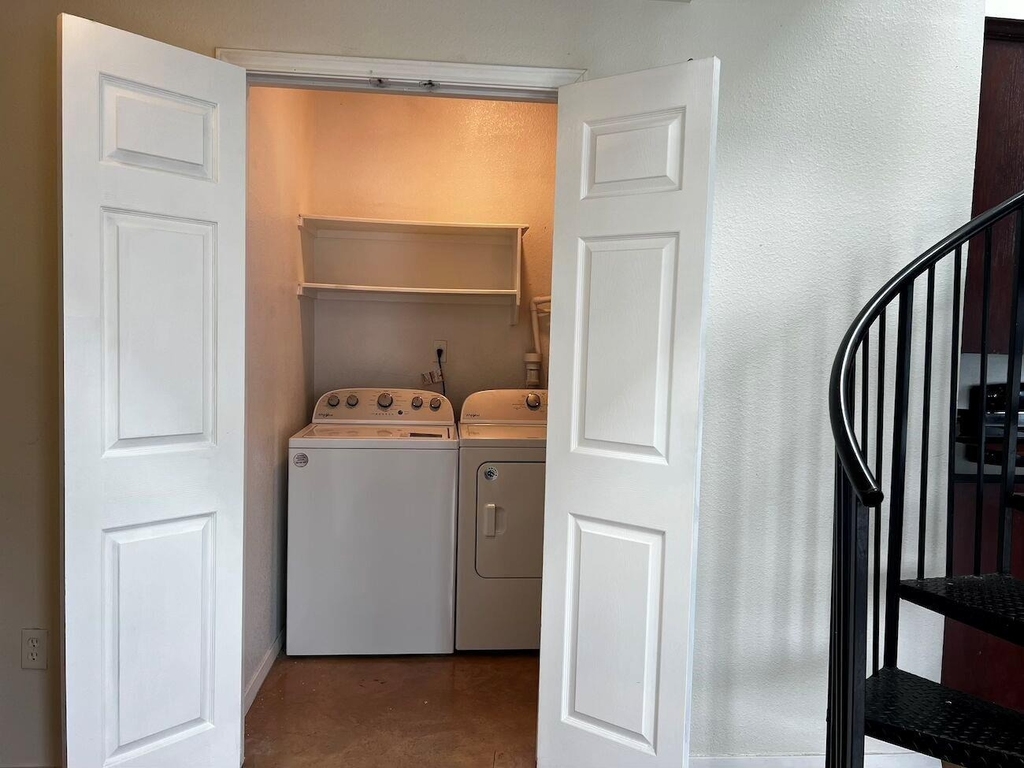 910 W 25th St - Photo 24