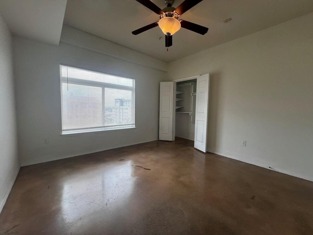 910 W 25th St - Photo 13
