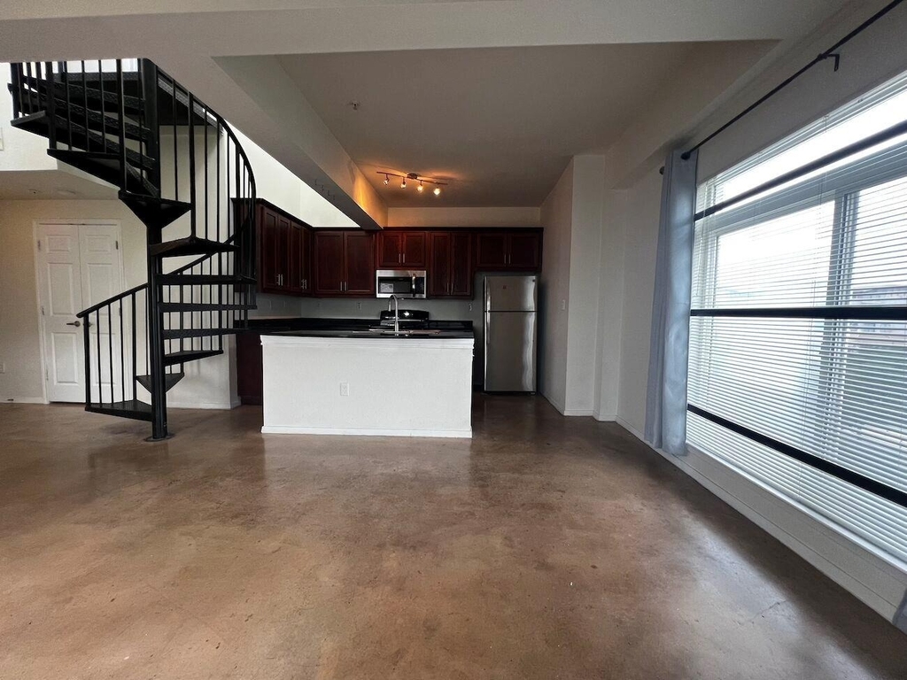 910 W 25th St - Photo 19