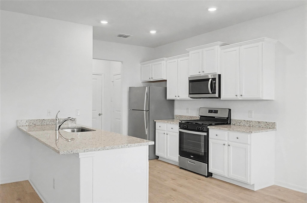 253 Fairlawn Way - Photo 2