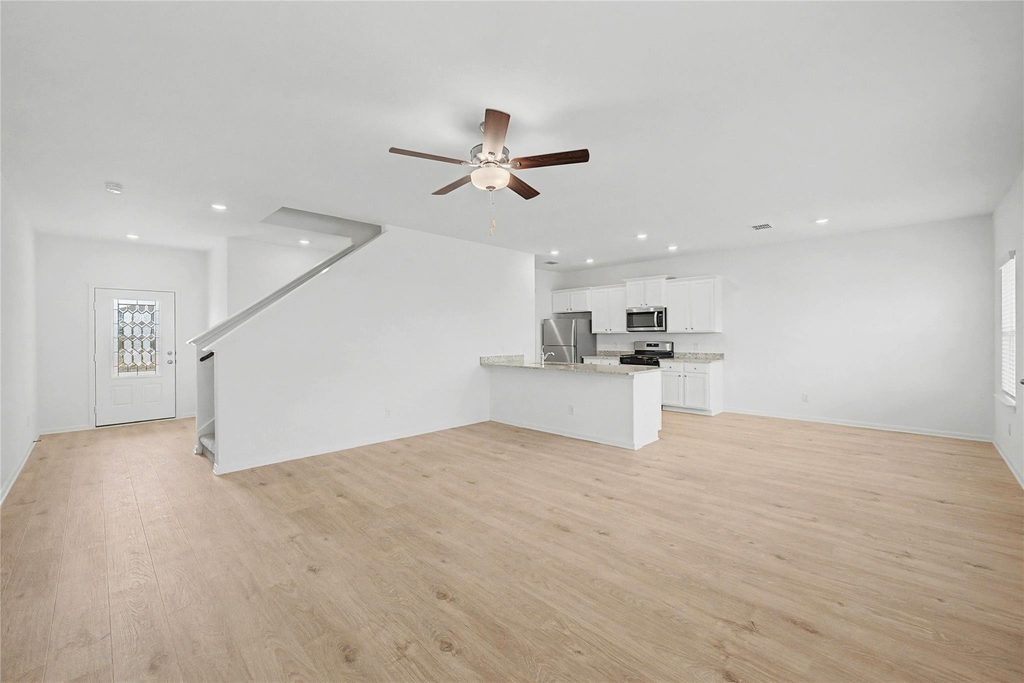 253 Fairlawn Way - Photo 1