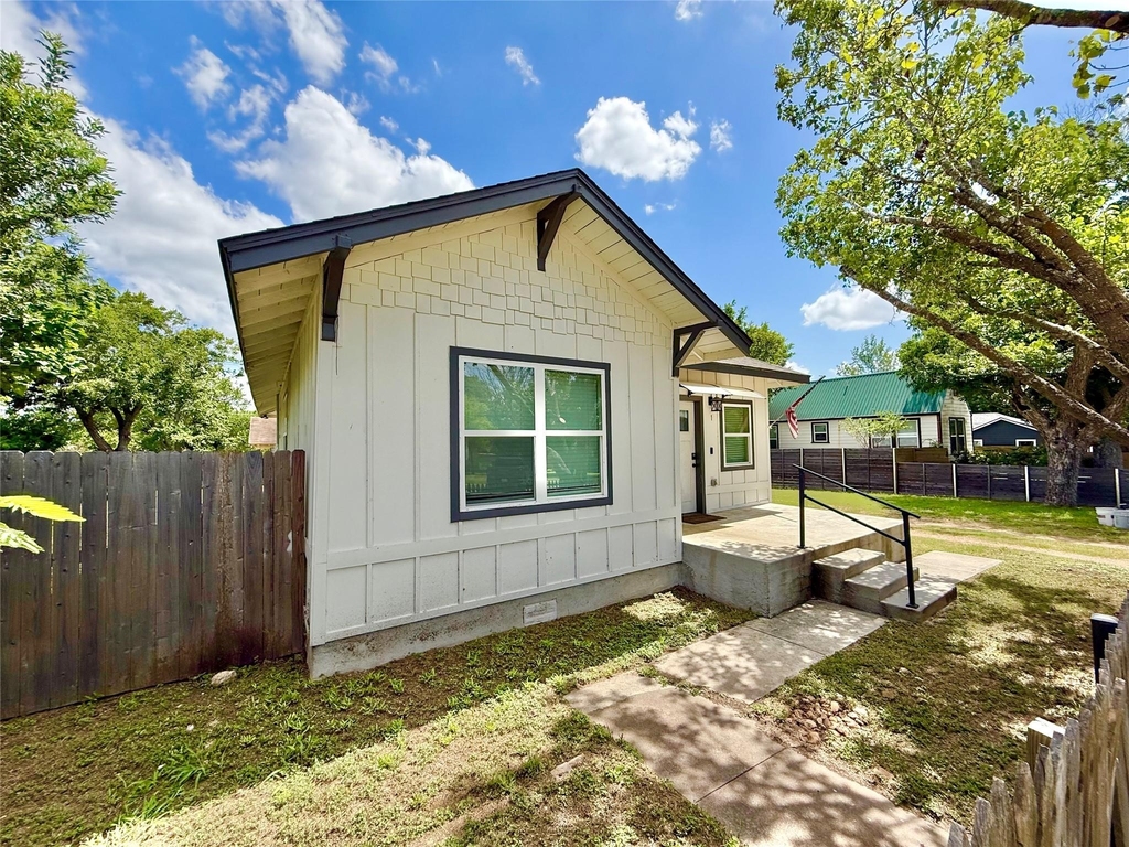 1401 W 7th St - Photo 20