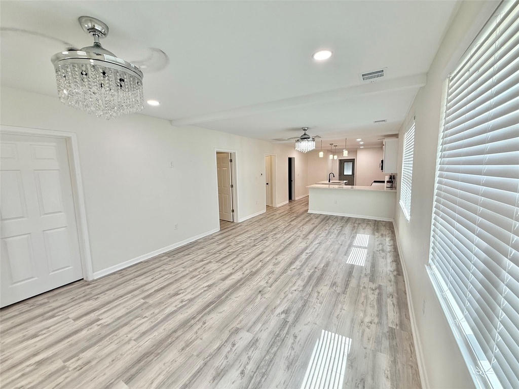 1401 W 7th St - Photo 8