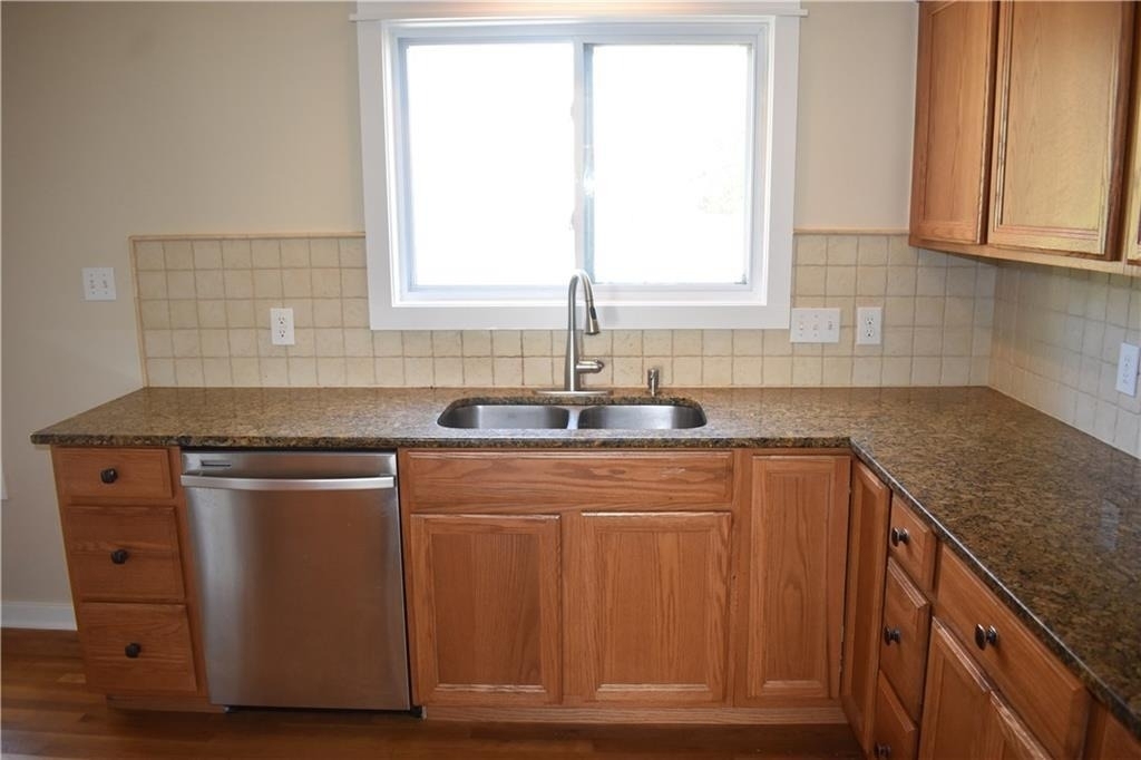2109 Wright St - Photo 5