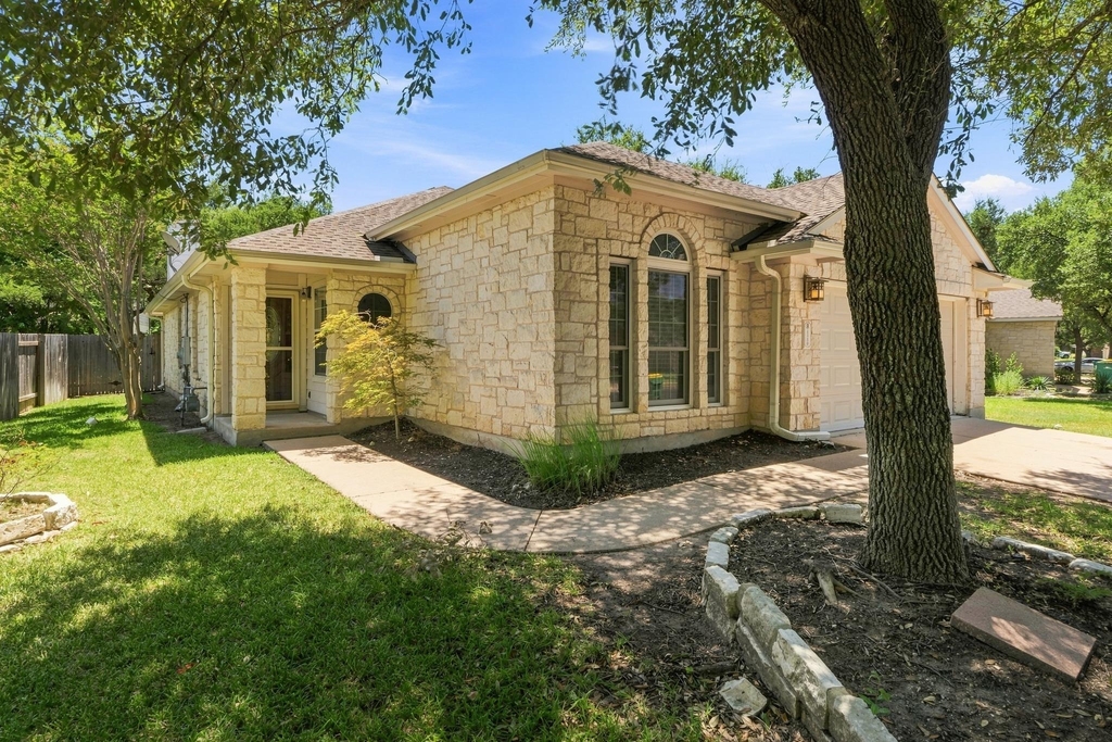 1310 Brighton Bend Ln - Photo 2