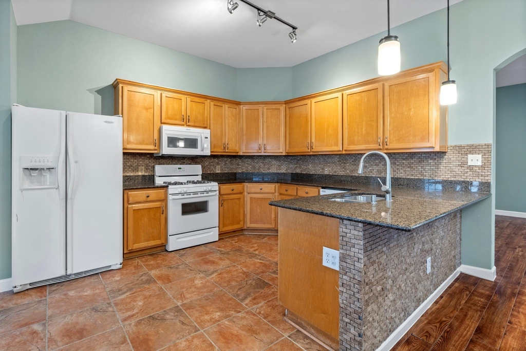 1310 Brighton Bend Ln - Photo 12