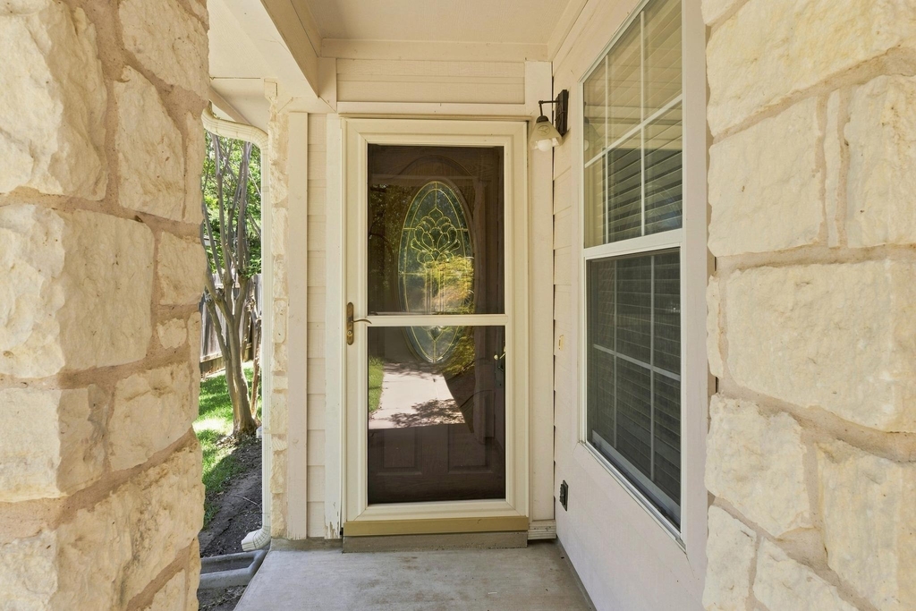 1310 Brighton Bend Ln - Photo 3