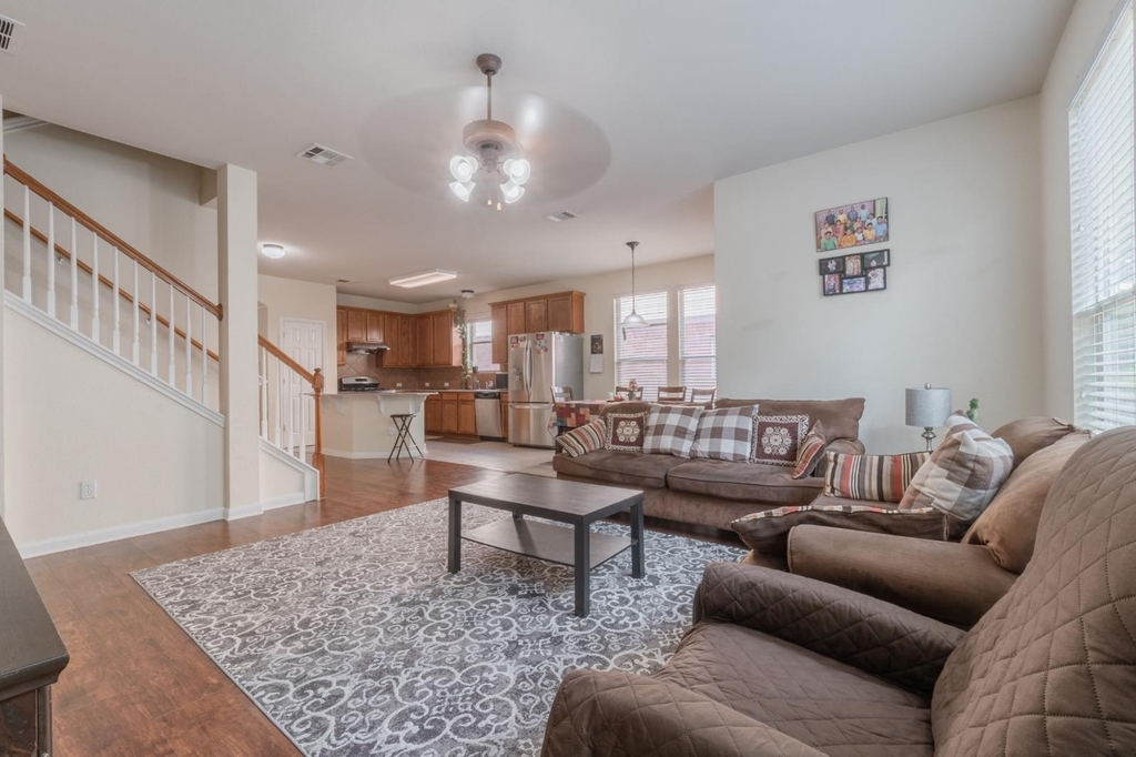 2995 Peacemaker St - Photo 12