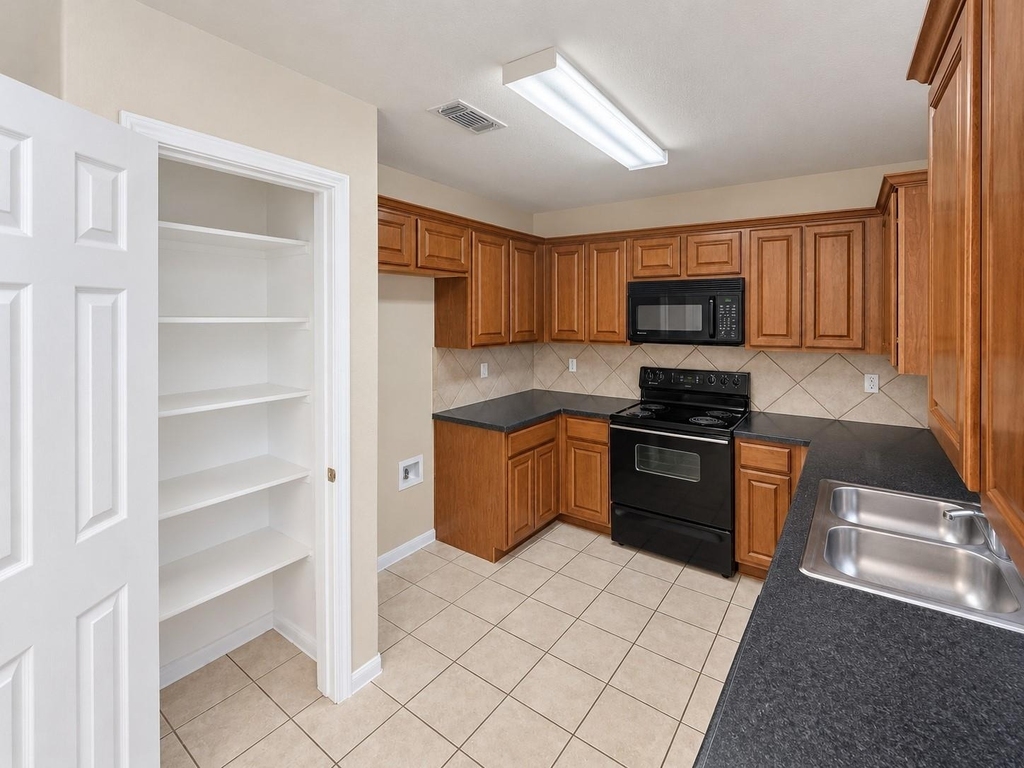 1408 Bergin Ct - Photo 4