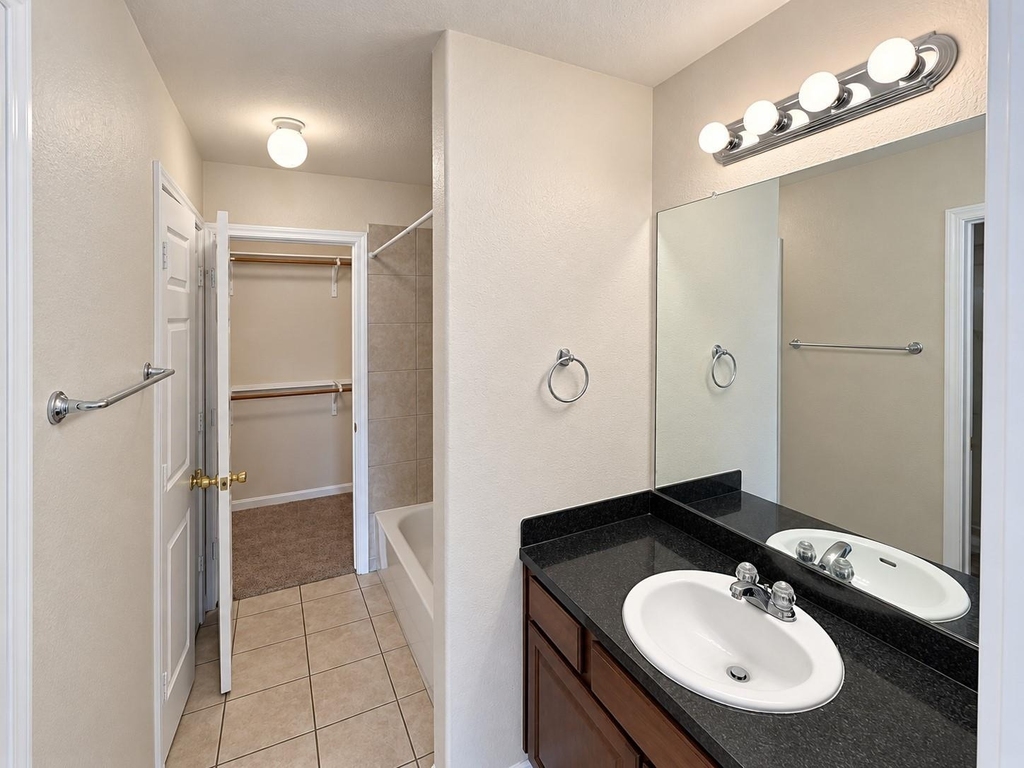 1408 Bergin Ct - Photo 6