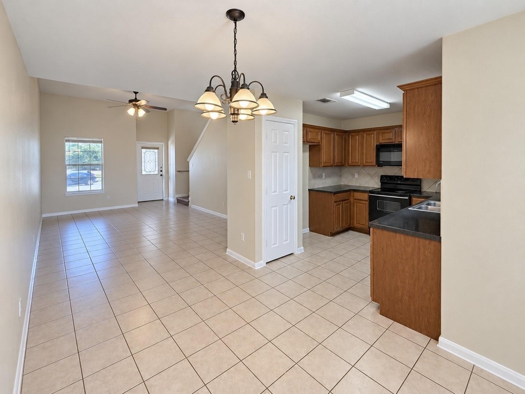 1408 Bergin Ct - Photo 3