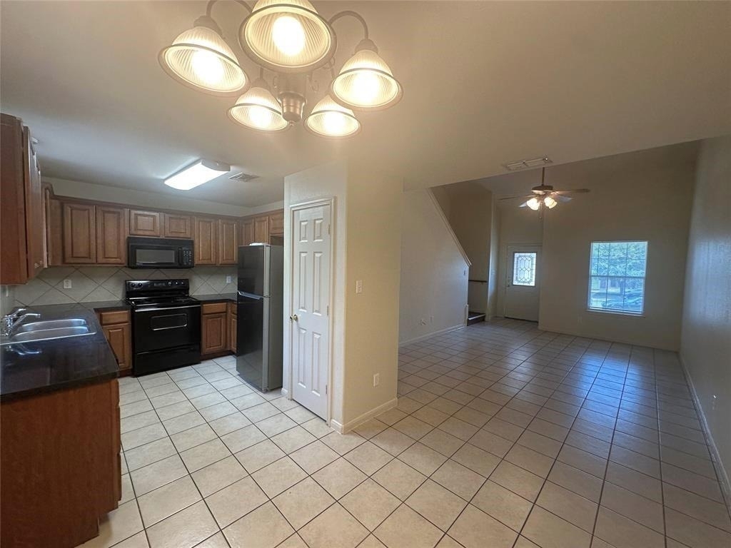 1408 Bergin Ct - Photo 4