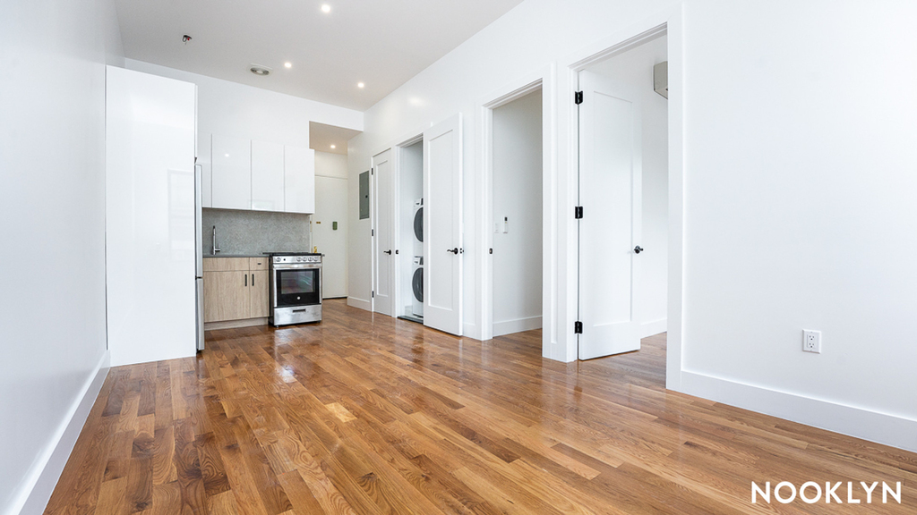 583 Knickerbocker Ave - Photo 8
