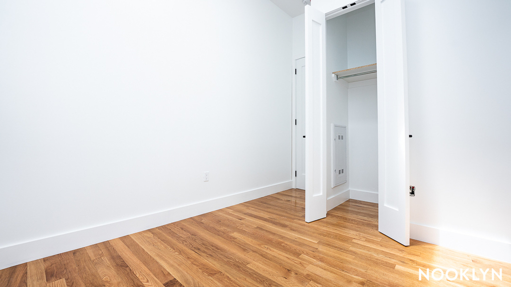 583 Knickerbocker Ave - Photo 10