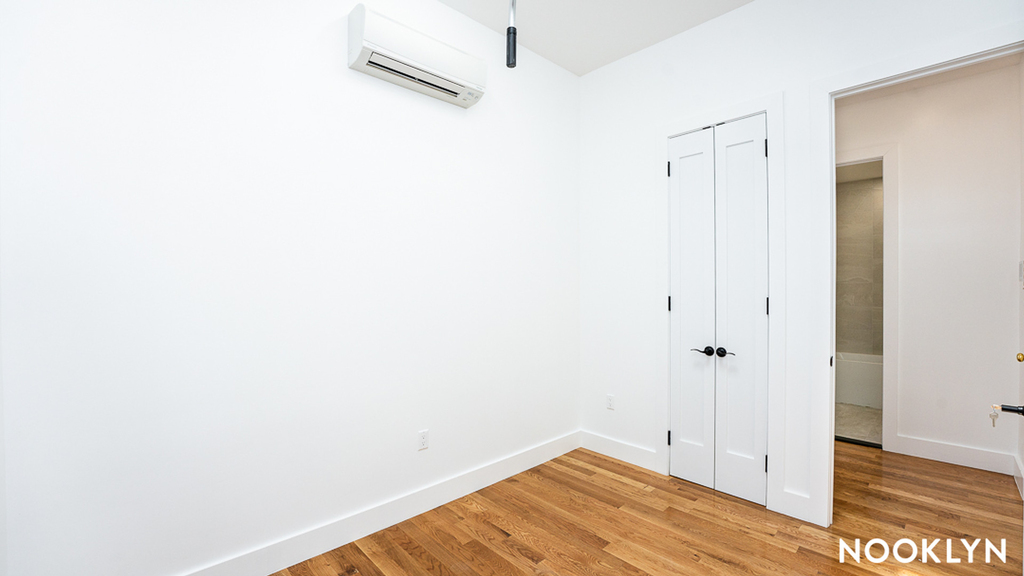 583 Knickerbocker Ave - Photo 13