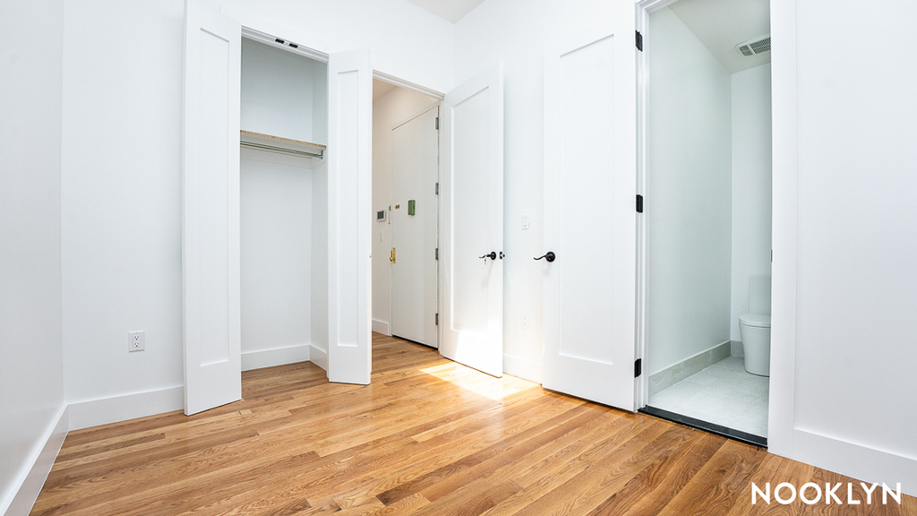 583 Knickerbocker Ave - Photo 14