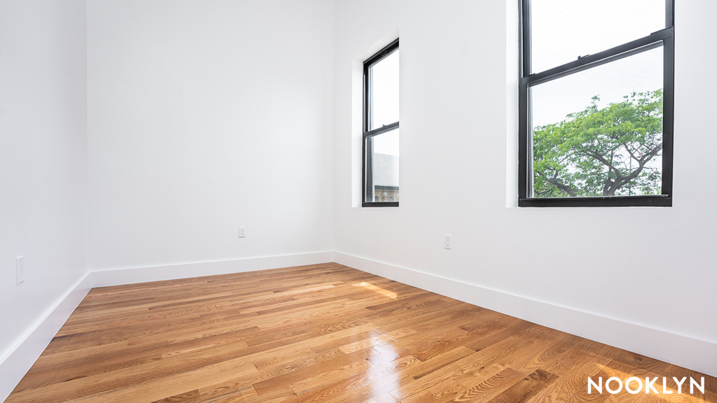 583 Knickerbocker Ave - Photo 4