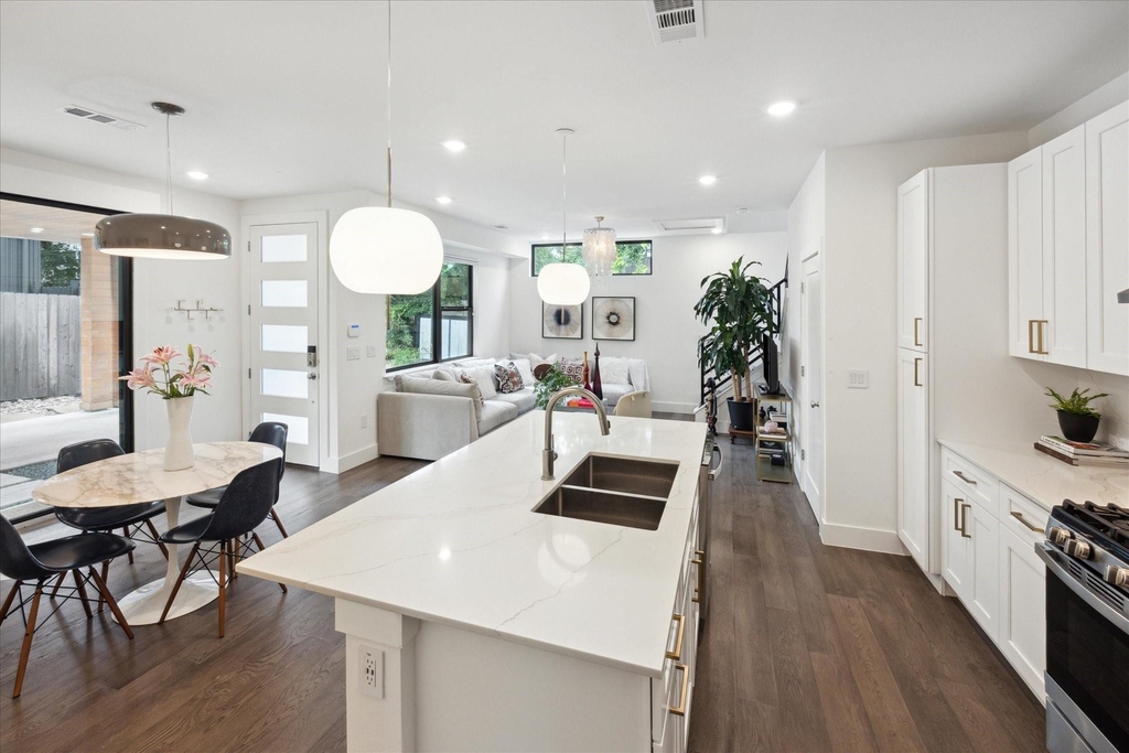 909 W Annie St - Photo 6