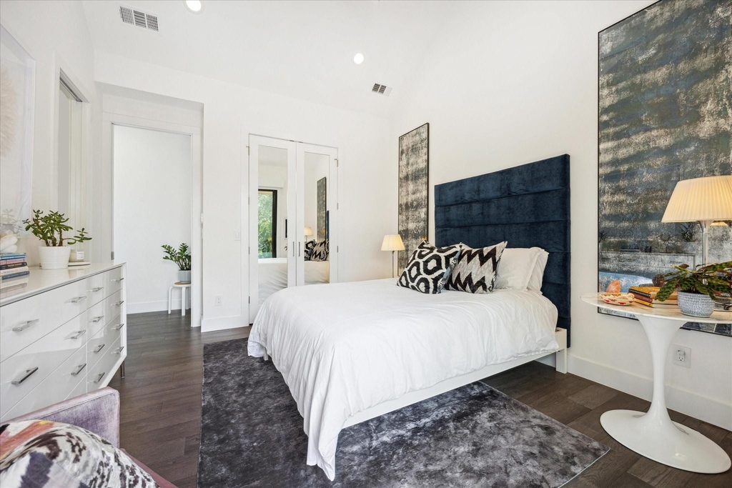 909 W Annie St - Photo 11