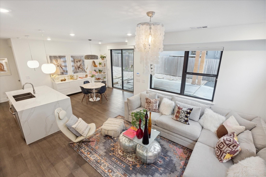 909 W Annie St - Photo 5