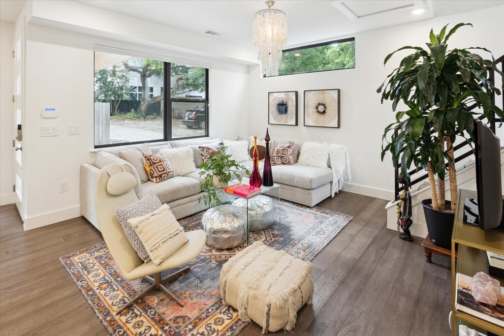909 W Annie St - Photo 3