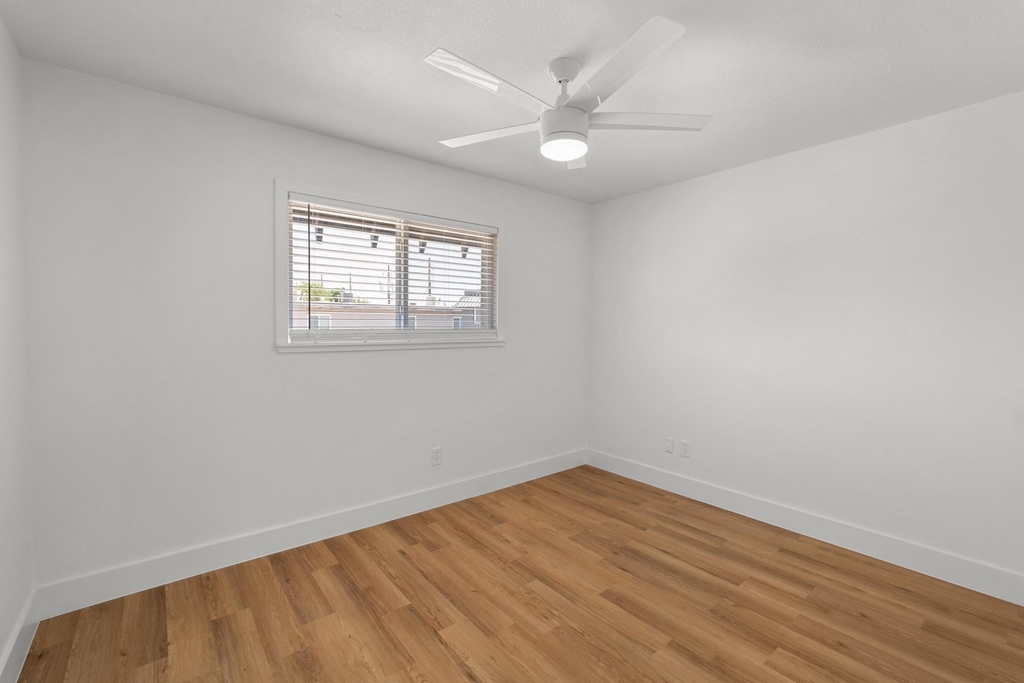 7929 Gault St - Photo 14
