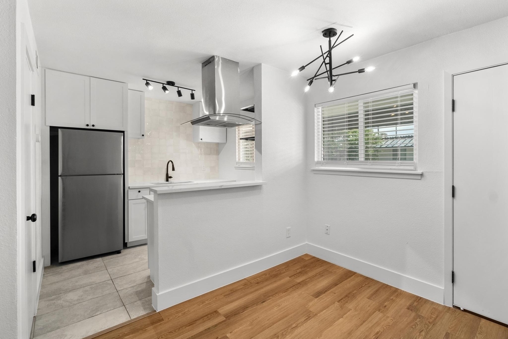 7929 Gault St - Photo 8