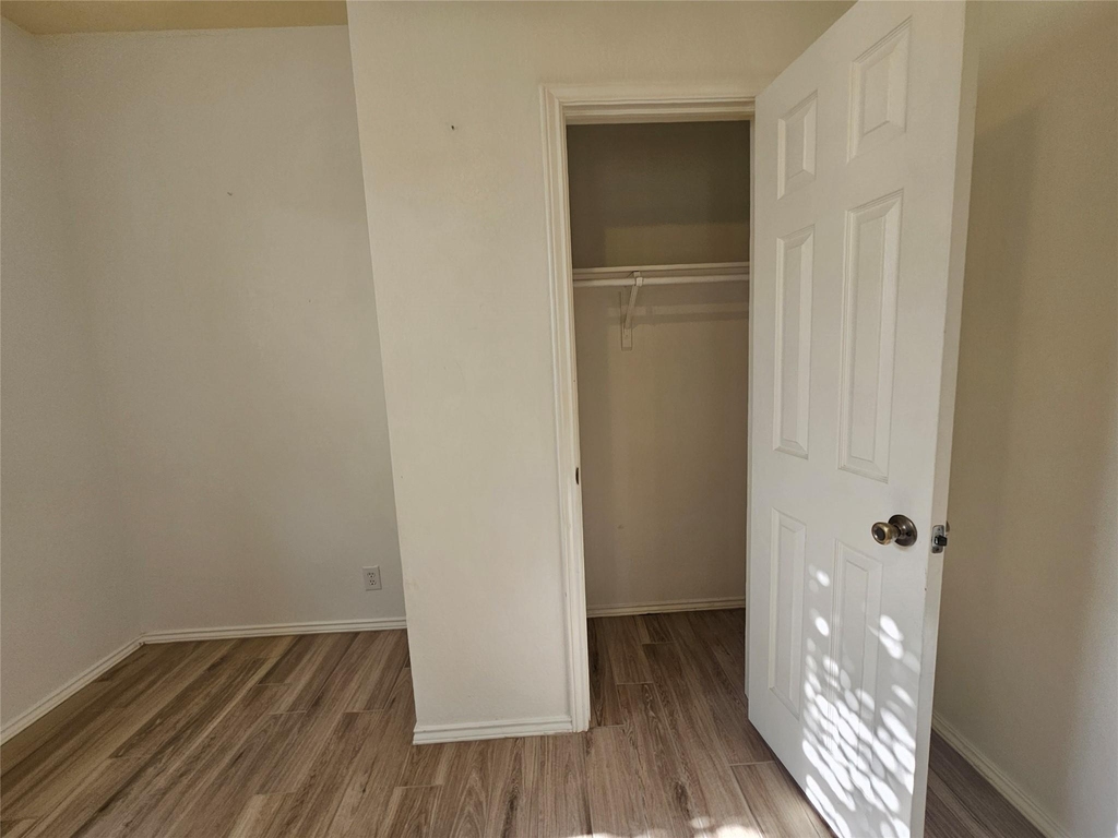 8506 Hillrock Dr - Photo 18
