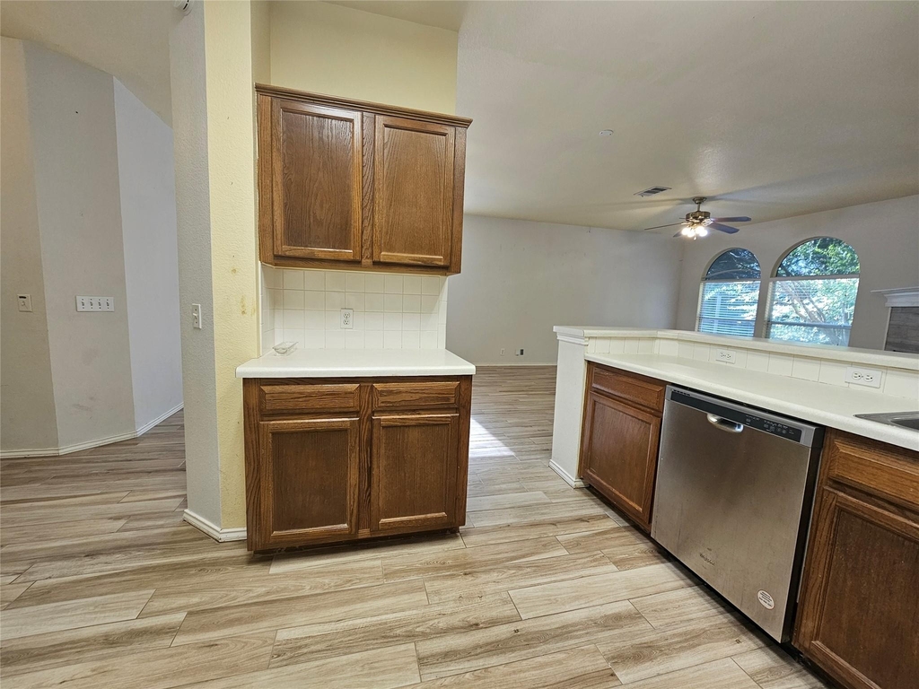 8506 Hillrock Dr - Photo 13