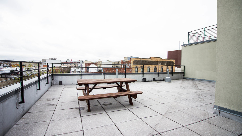 286 Stanhope St - Photo 2