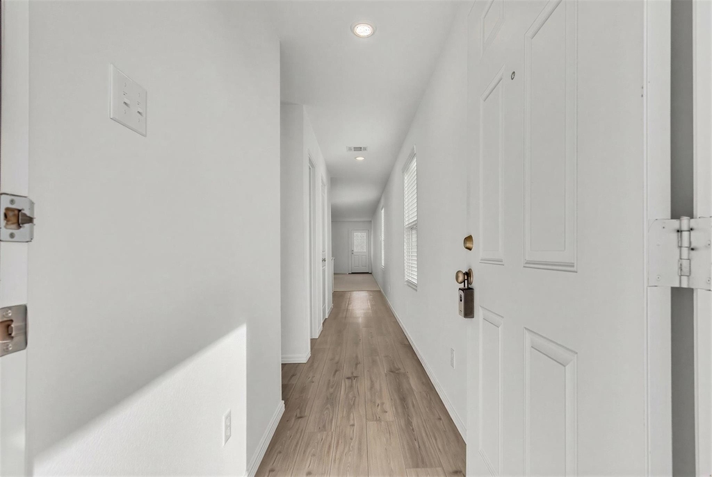 231 Gabbro Gdns - Photo 4