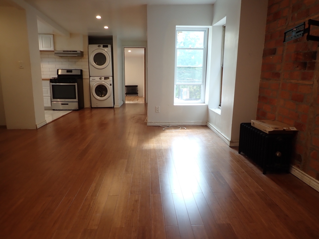 89 Clermont Avenue - Photo 1
