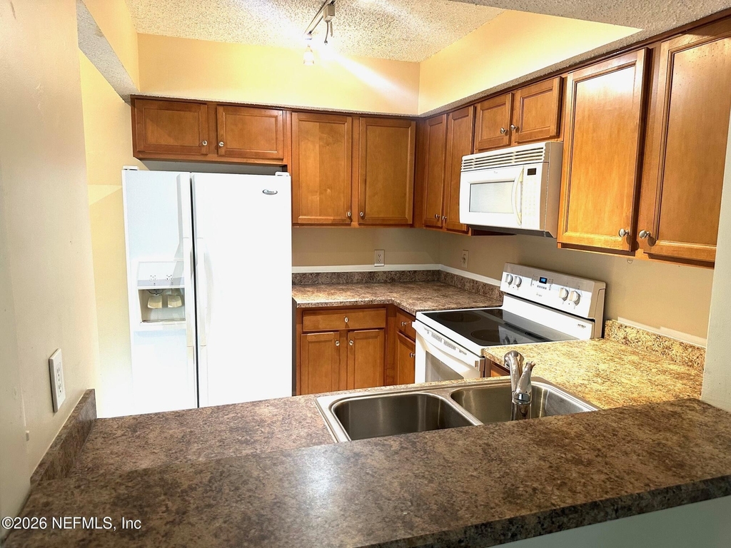 12171 Beach Boulevard - Photo 7