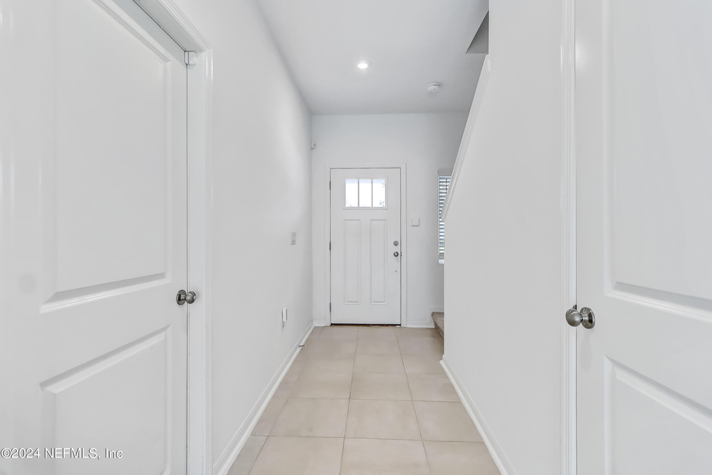 280 Anthony Drive - Photo 5