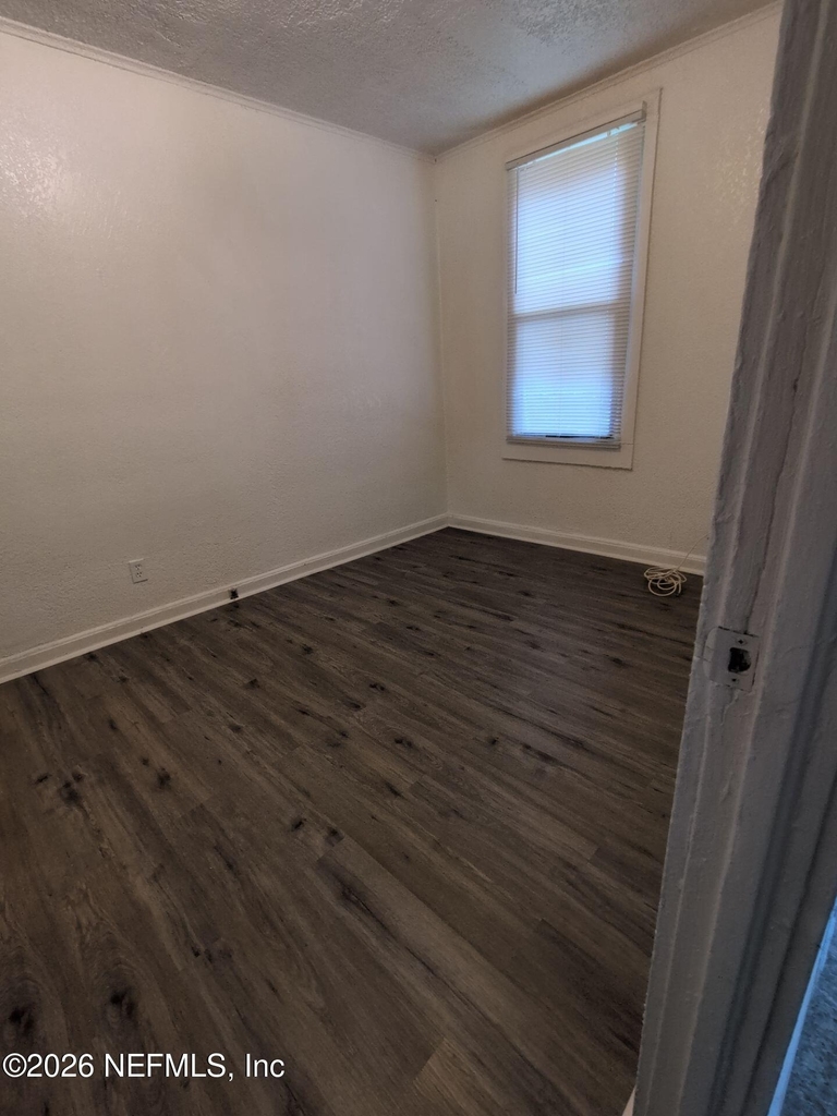 1454 Winthrop Street - Photo 5