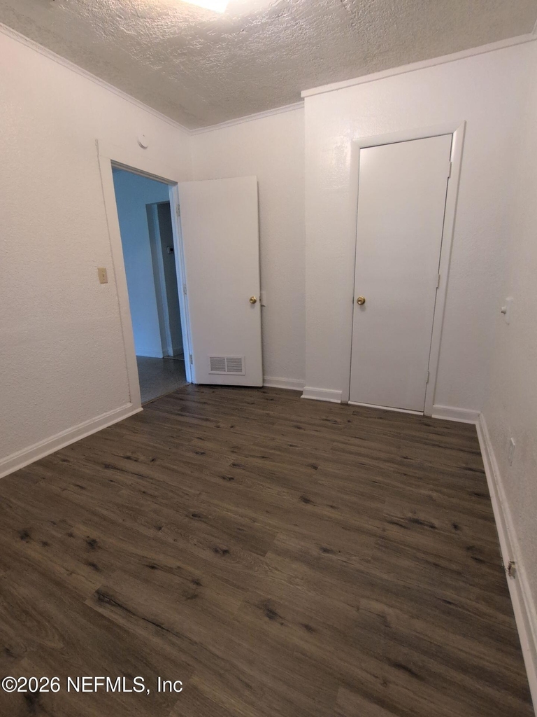 1454 Winthrop Street - Photo 6