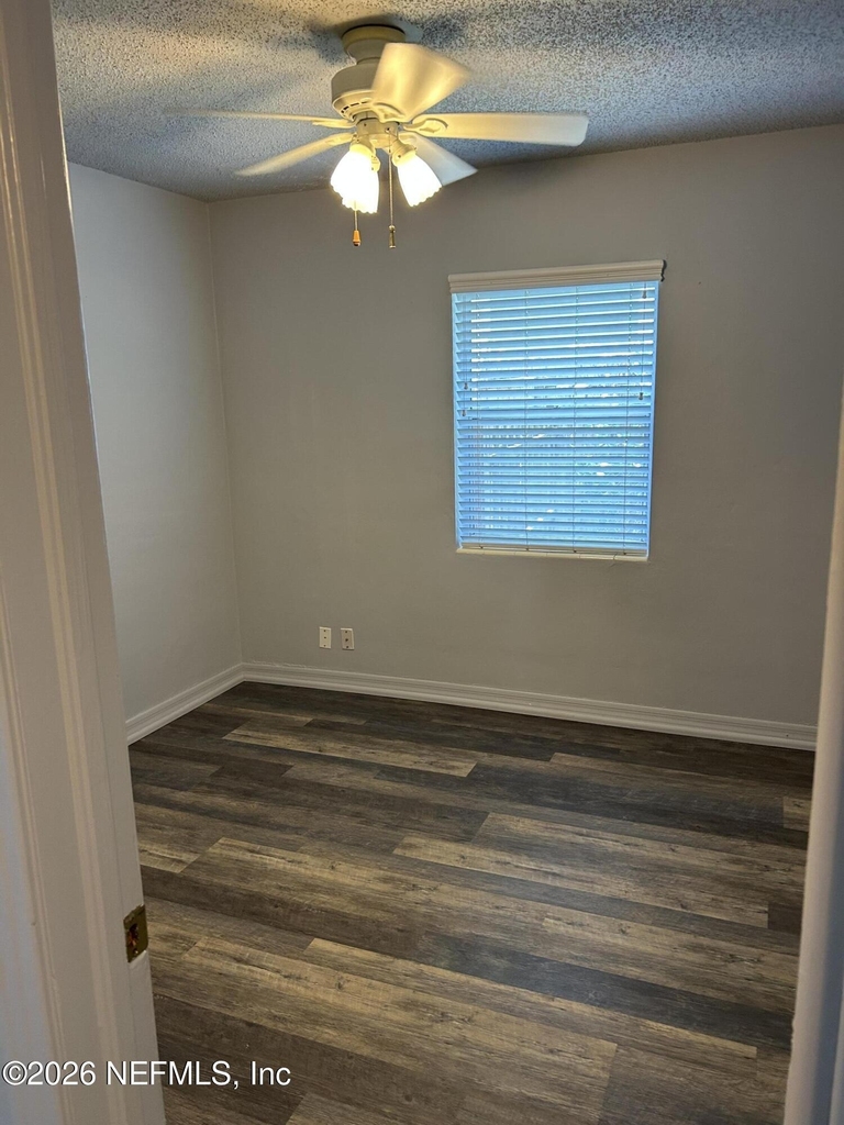 4323 Shirley Avenue - Photo 5