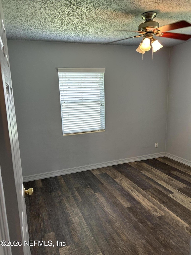 4323 Shirley Avenue - Photo 2