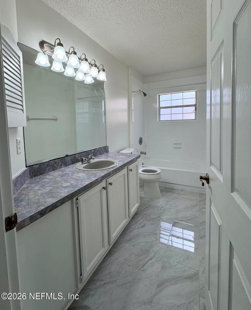 8250 Lakemont Drive - Photo 9