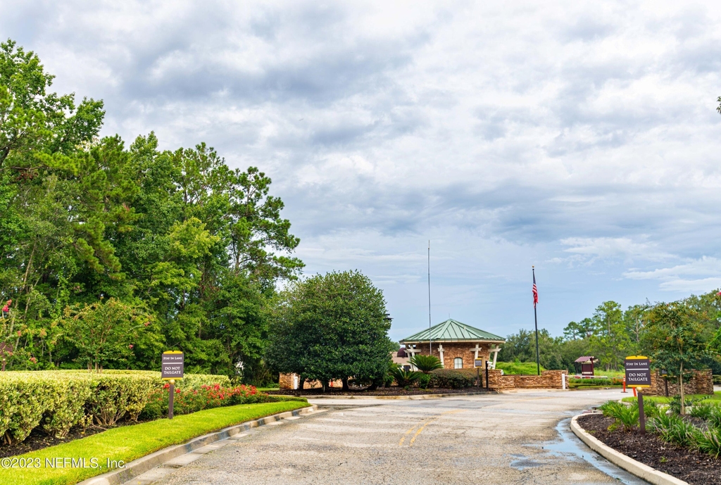 945 Registry Boulevard - Photo 10