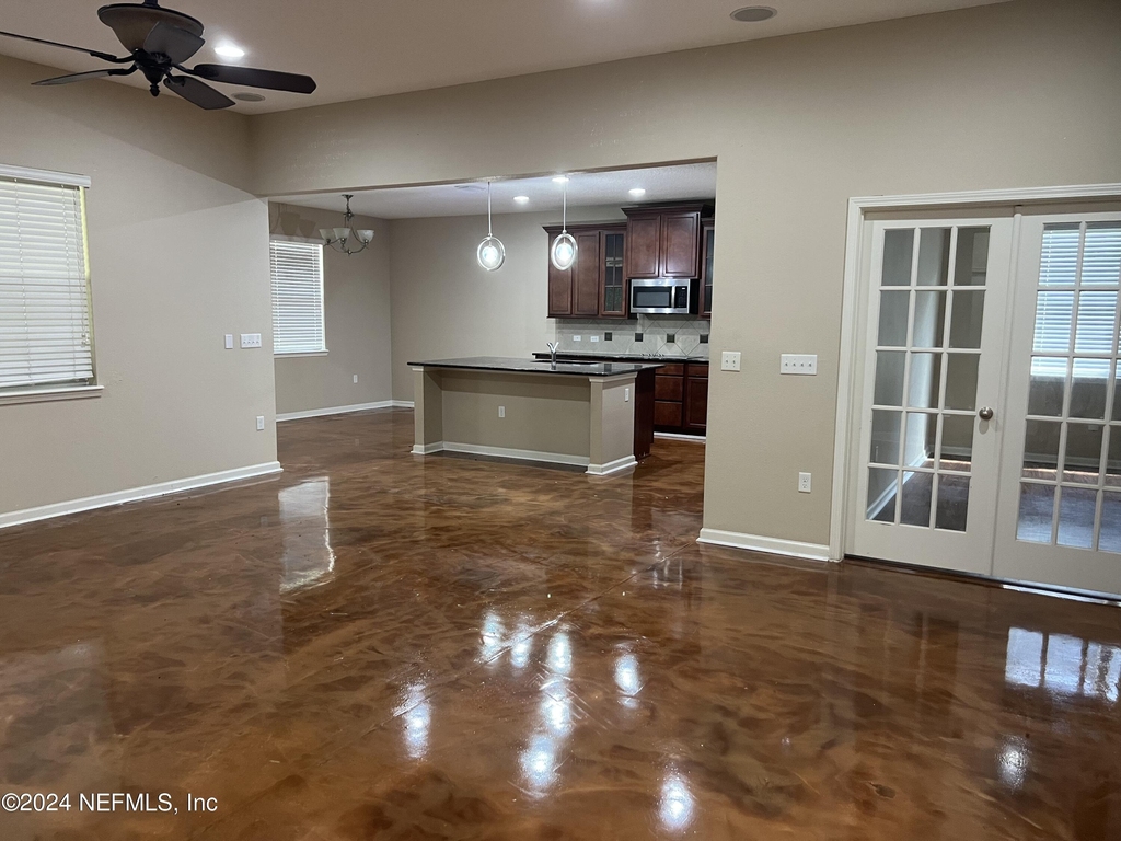 5063 Johnson Creek Drive - Photo 10