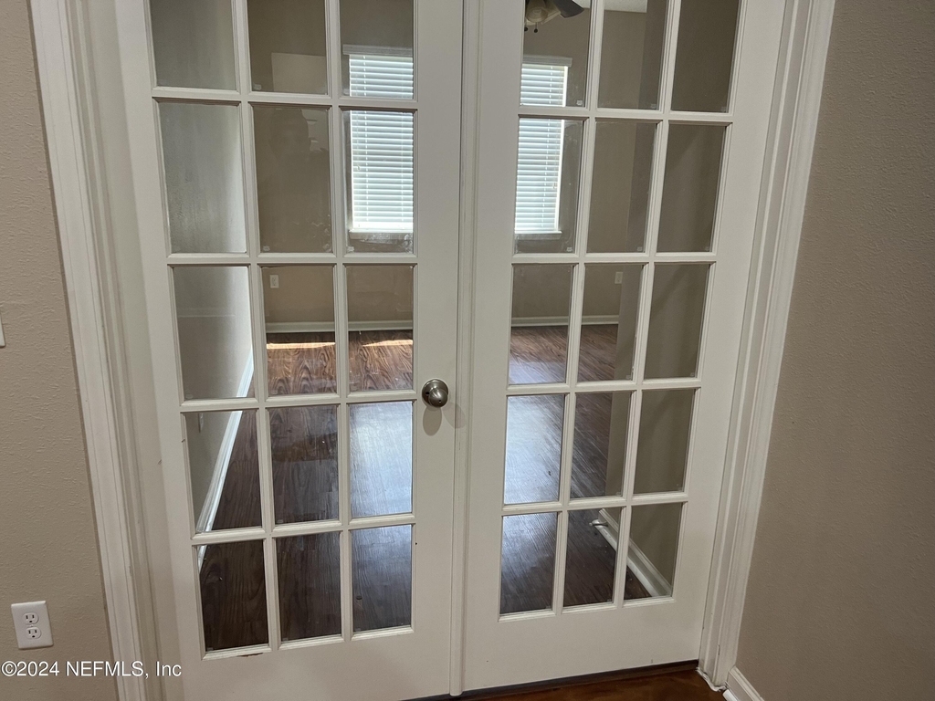 5063 Johnson Creek Drive - Photo 11