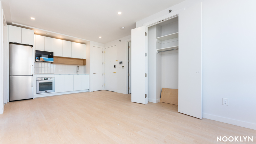280 Meeker Ave - Photo 5