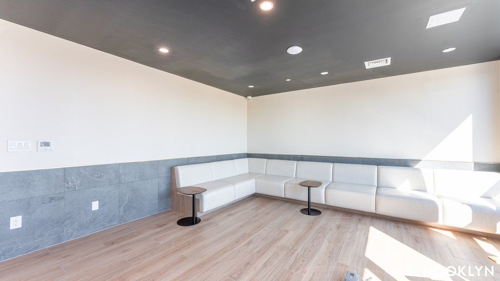 280 Meeker Ave - Photo 2
