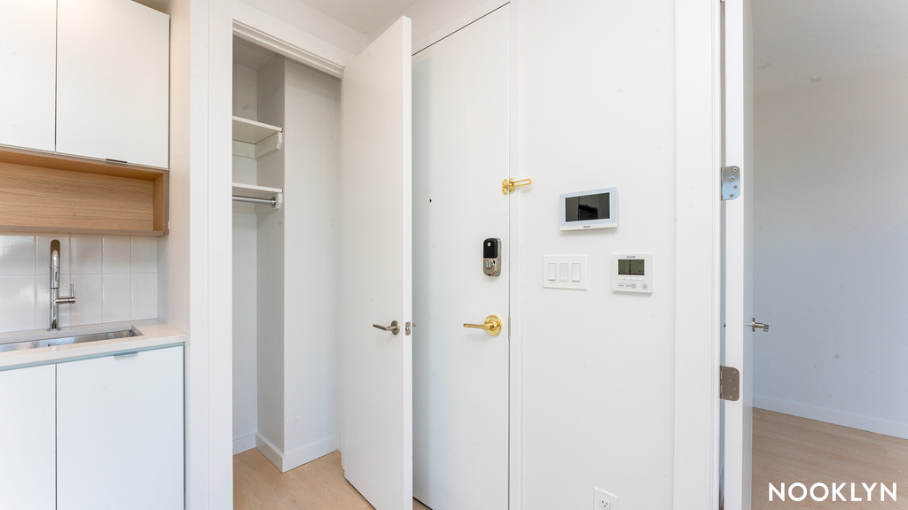280 Meeker Ave - Photo 7