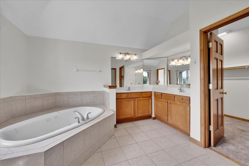 24963 Heritage Oaks Drive - Photo 17